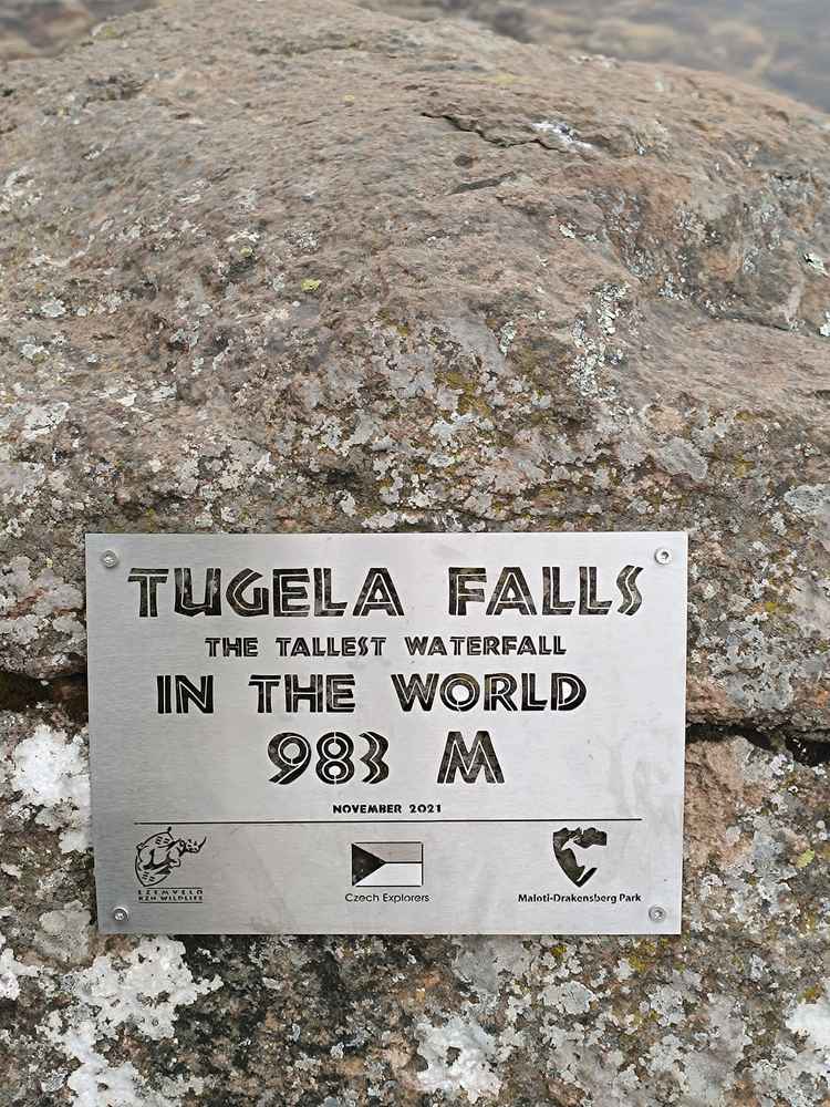 Tugela Falls has recently claimed the number 1 spot of the tallest waterfall in the world at 983m. Angel Falls is 979m. (Image by Noxolo Kapela).