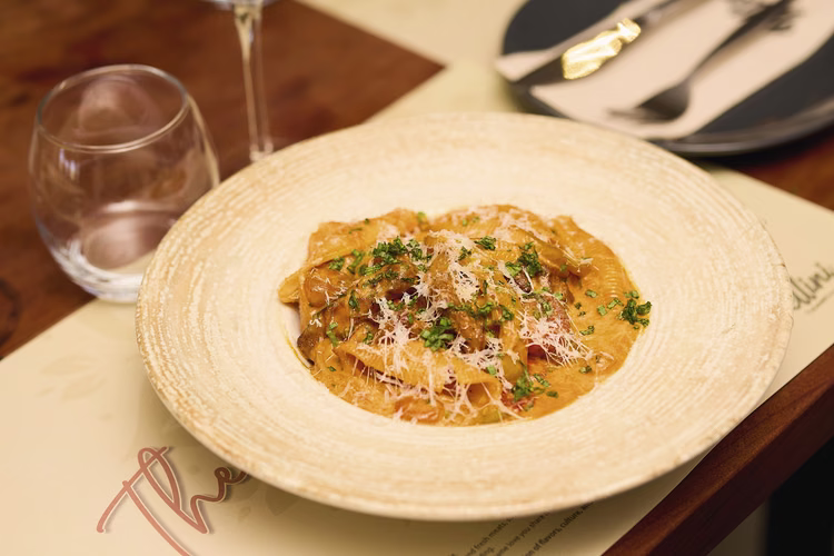 The kitchen serves Italian and African plates under chef Antonis