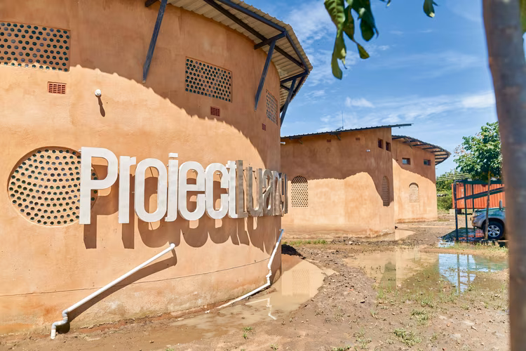Project Luangwa is just one of the initiatives working hard to bridge the gap between the local communities surrounding the park and the tourism that operates within it. (Image by Chona Mweemba for Nkwazi Magazine).