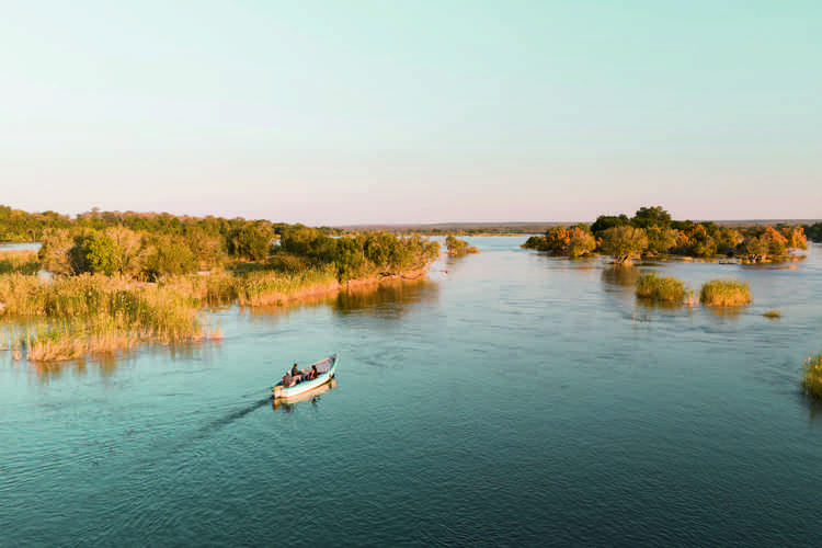 Electric Dhow Cruise. (Image by Andrew Macdonald, courtesy of Green Safaris).