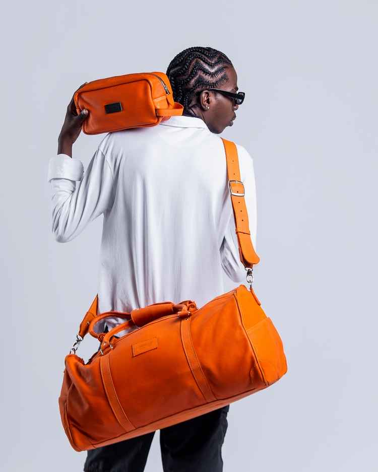 The Ulendo duffle bag and accompanying Kaseni Seni toiletry bag. (Image courtesy of Zambridgian Leather Company).