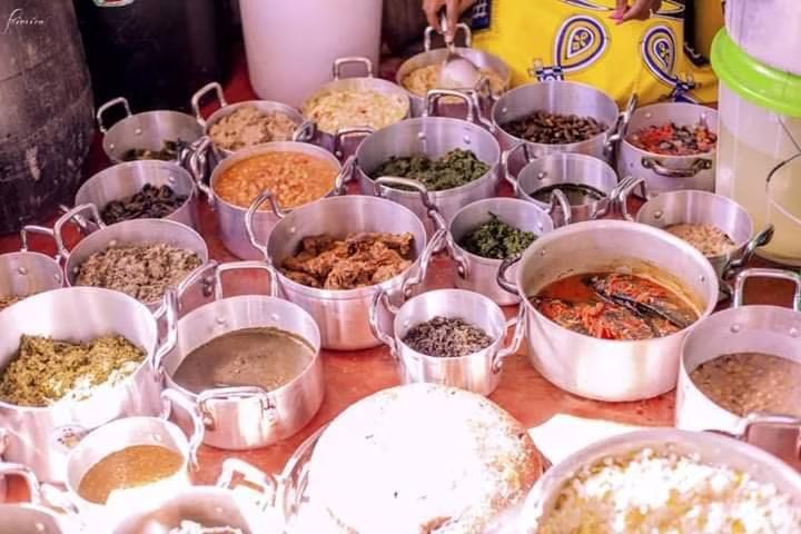 Chilanga Mulilo is a pre-wedding ceremony where the soon-to-be bride shows off her cooking skills. (Image courtesy of zambian Weddings and Kitchen Parties).