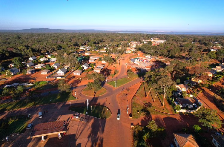 Planned residential neighbourhoods in Kalumbila showcase the transformation from temporary mining camps to permanent family settlements. (Image courtesy of First Quantum Minerals).