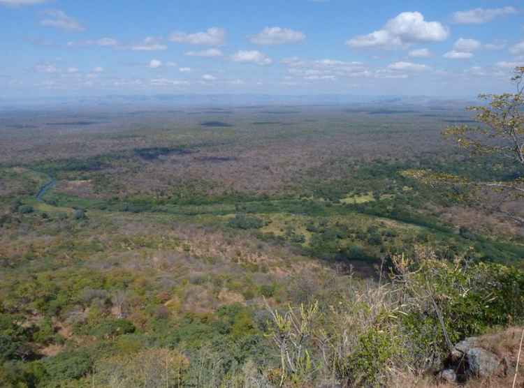 Luano Valley (Image by Warren McCleland)