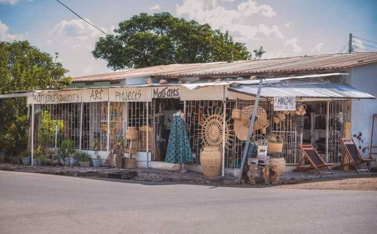 Rooted in the heart of Kalingalinga, Manjarts is a community-driven space where art reflects everyday life, not just gallery expectations. (Image courtesy of Teddy Mweemba).
