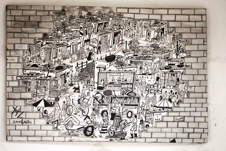 The art exhibited is of varying quality. Some are clearly amateurish, and others deserve their place in the art gallery. (Image by Kelvin Mbewe and Kondwani Phiri for Nkwazi Magazine).