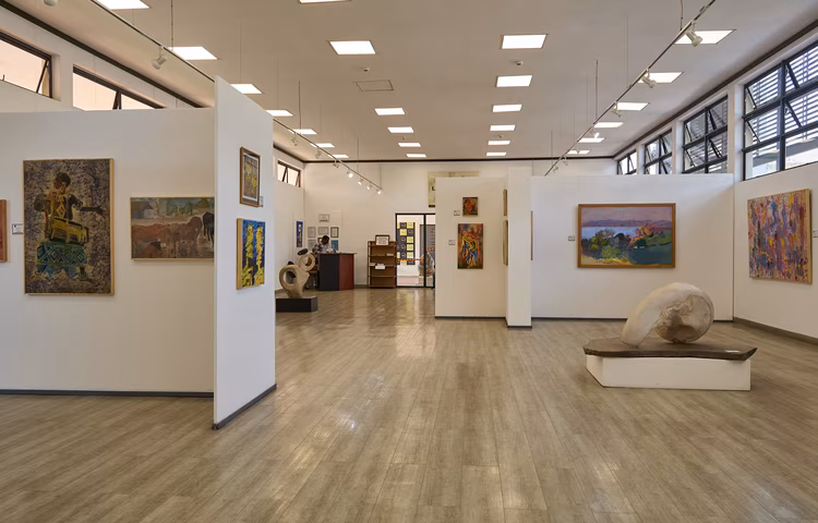 The Lechwe Trust Art Gallery has over 420 artworks—paintings, prints, ceramics, and sculptures. (Image by Kalichi Pictures for Nkwazi Magazine).