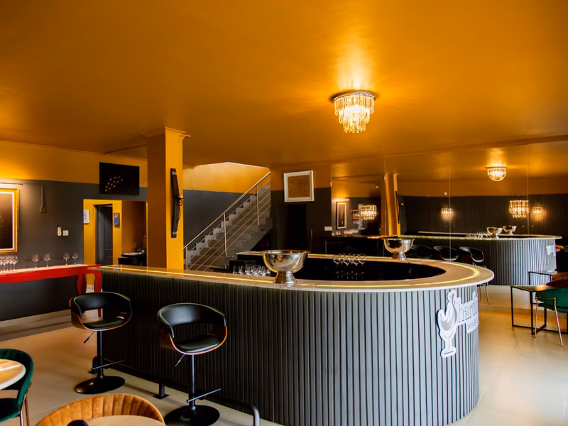 A Taste of Sophistication and Refinement: Shardonnay Wine Bar