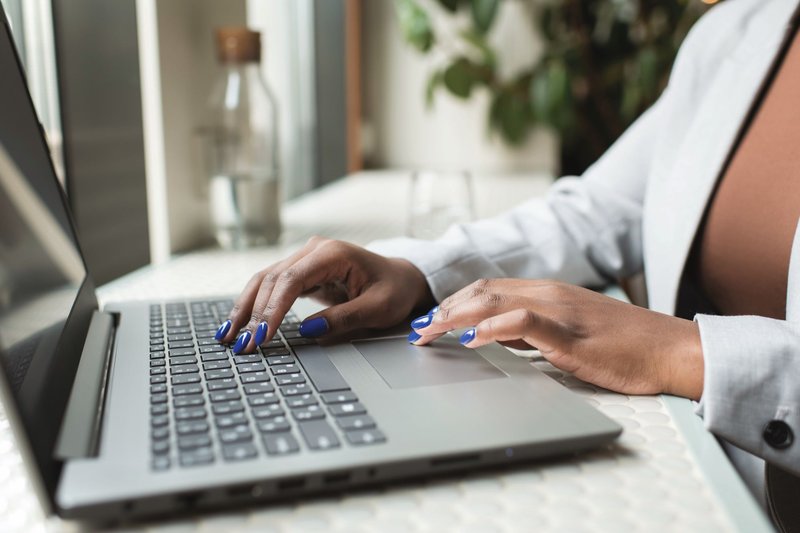 close-up-hands-typing-keyboard_copy