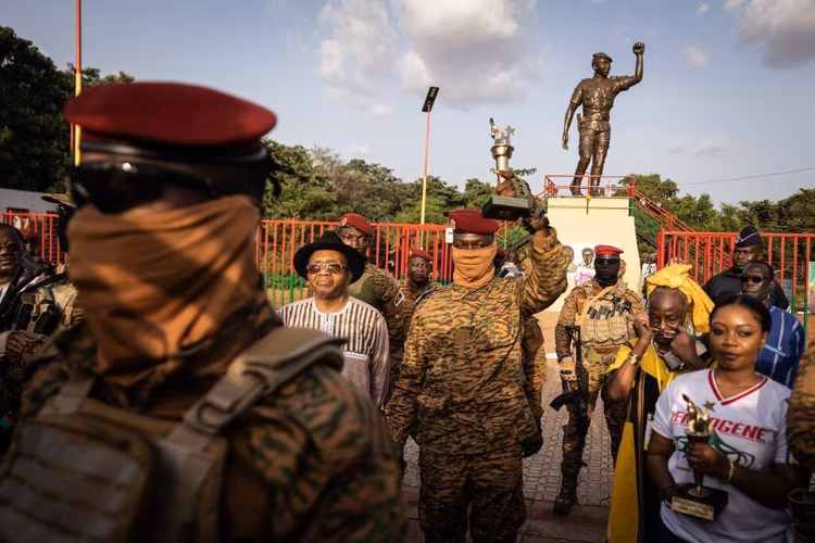 Ibrahim Traore attends the 35th anniversary of Thomas Sankara's assassination in Ouagadougou. (Image by Olympia de Maismont/AFP via Getty Images).