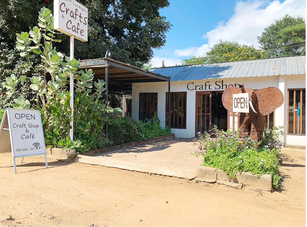 Project Luangwa <br><span class='subtitle-style' > Empowering Communities Through Tourism</span> 